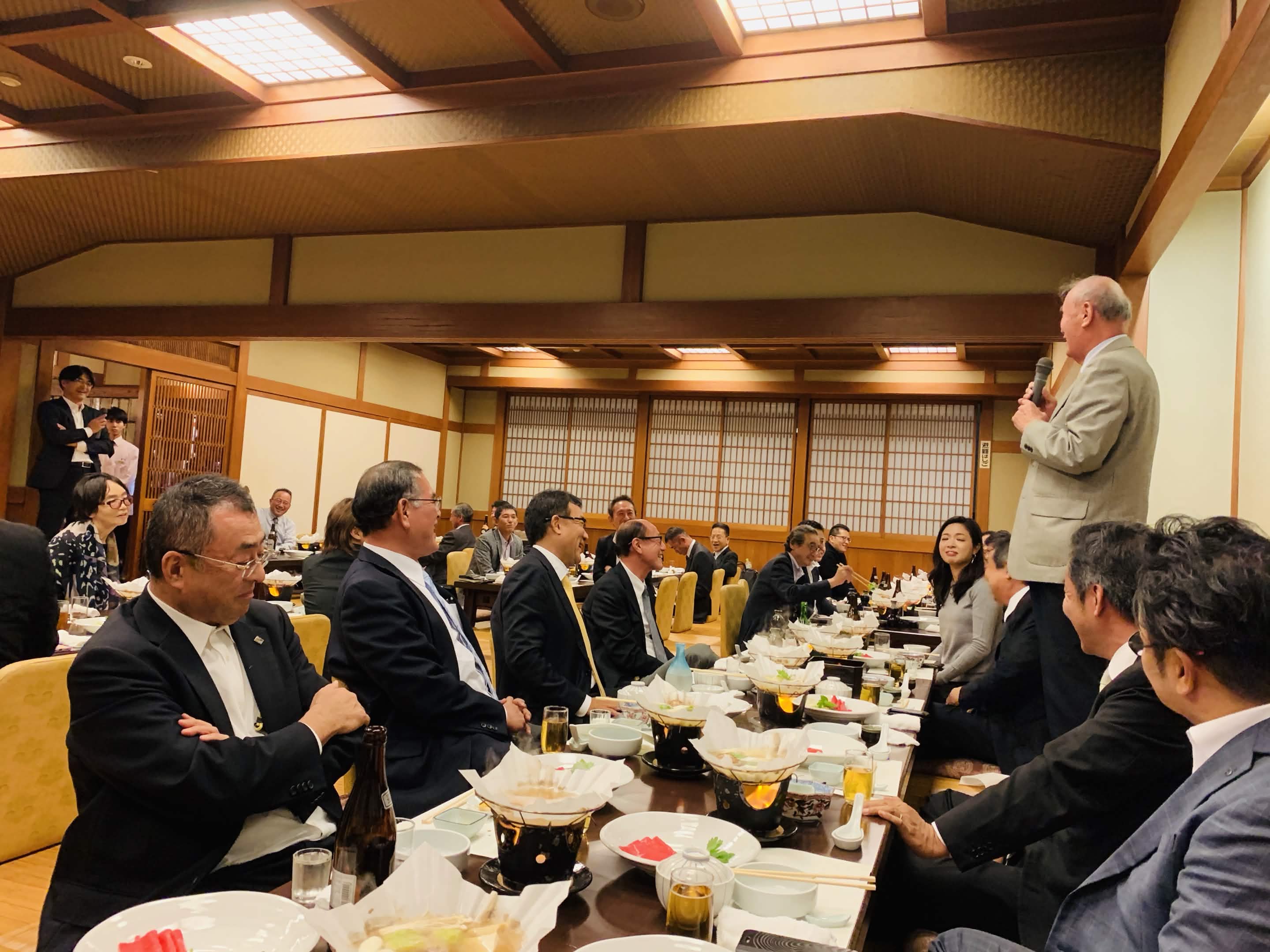 座学を受ける参加者
